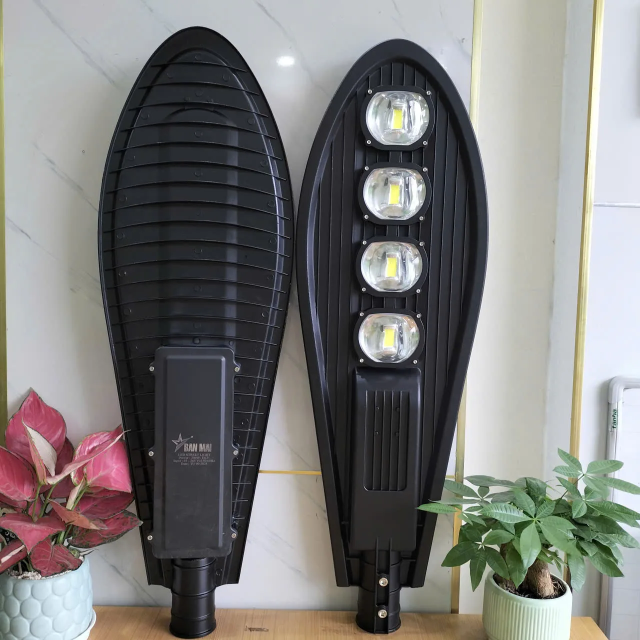 Đèn đường lá — ảnh 1